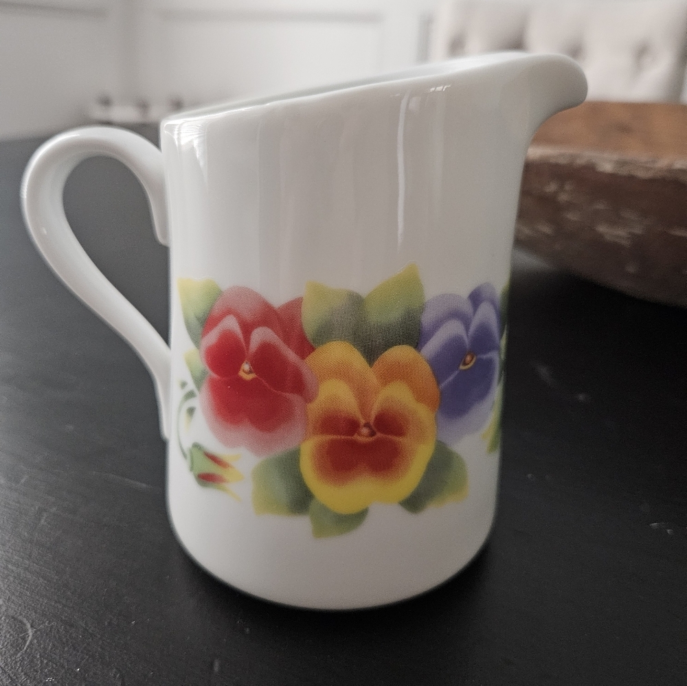 Vintage Corning Summer Blush Creamer